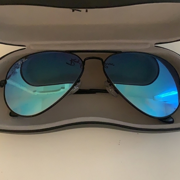 Accessories - Ray-Ban sunglasses